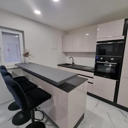 Lovre * Ζαντάρ